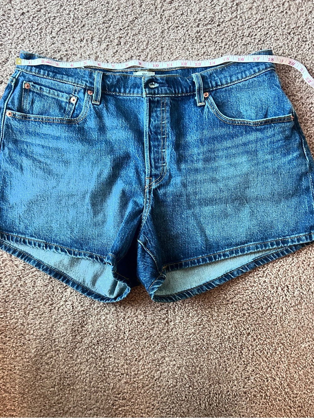 Levi’s 501 Curve Mid rise shorts size 34